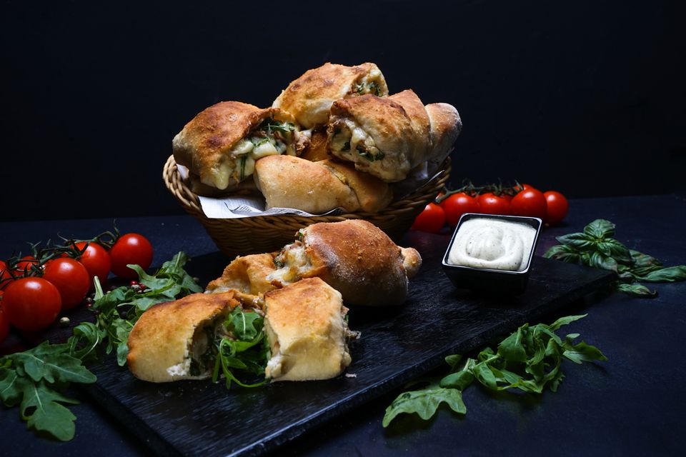 Calzone caprese