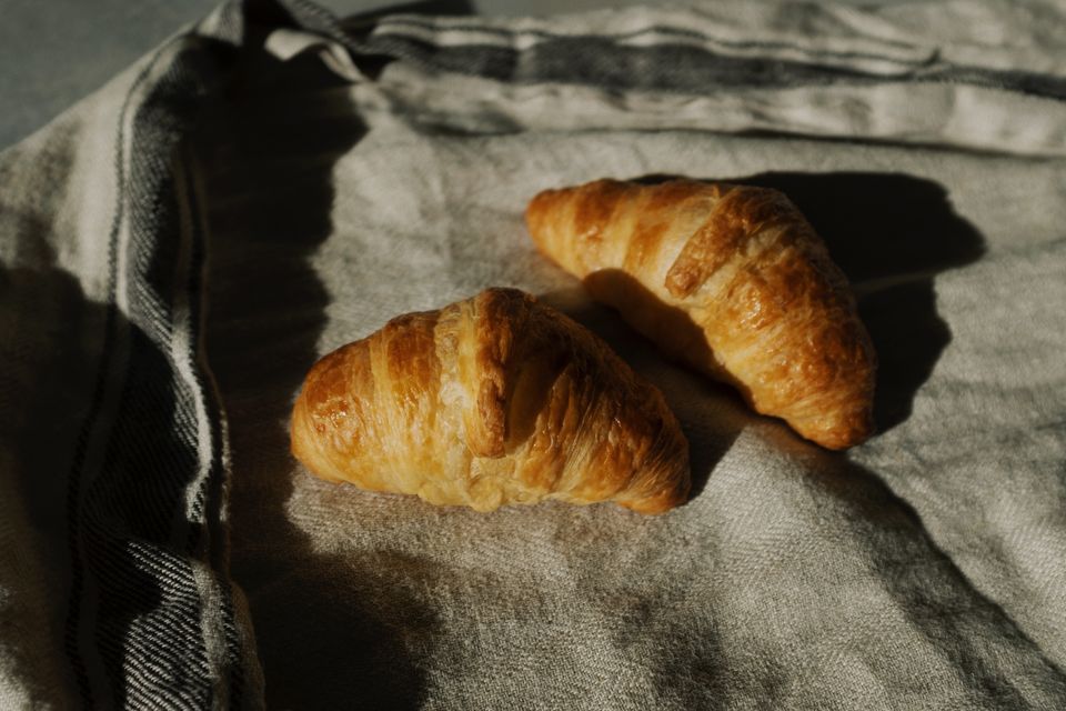 Croissant jamón y queso